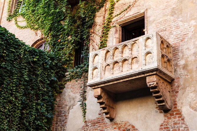 Verona:Self Guided Scavenger Hunt and Walking Tour - Expectations and Accessibility