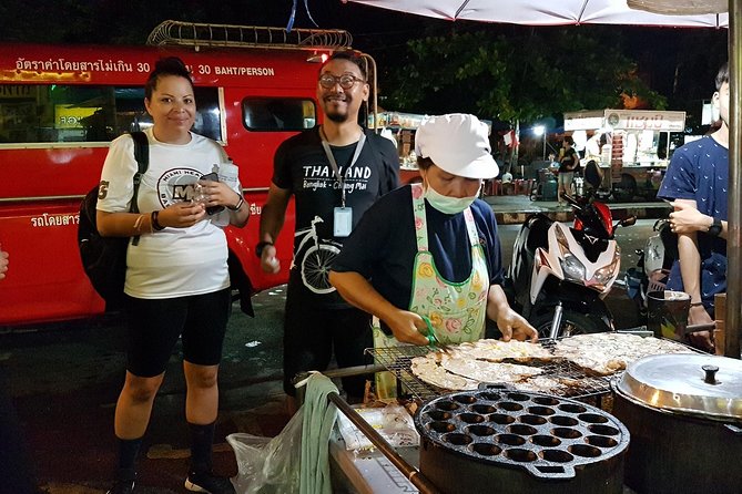 4-Hour Evening Bike Tour of Old City Chiang Mai - Tour Highlights