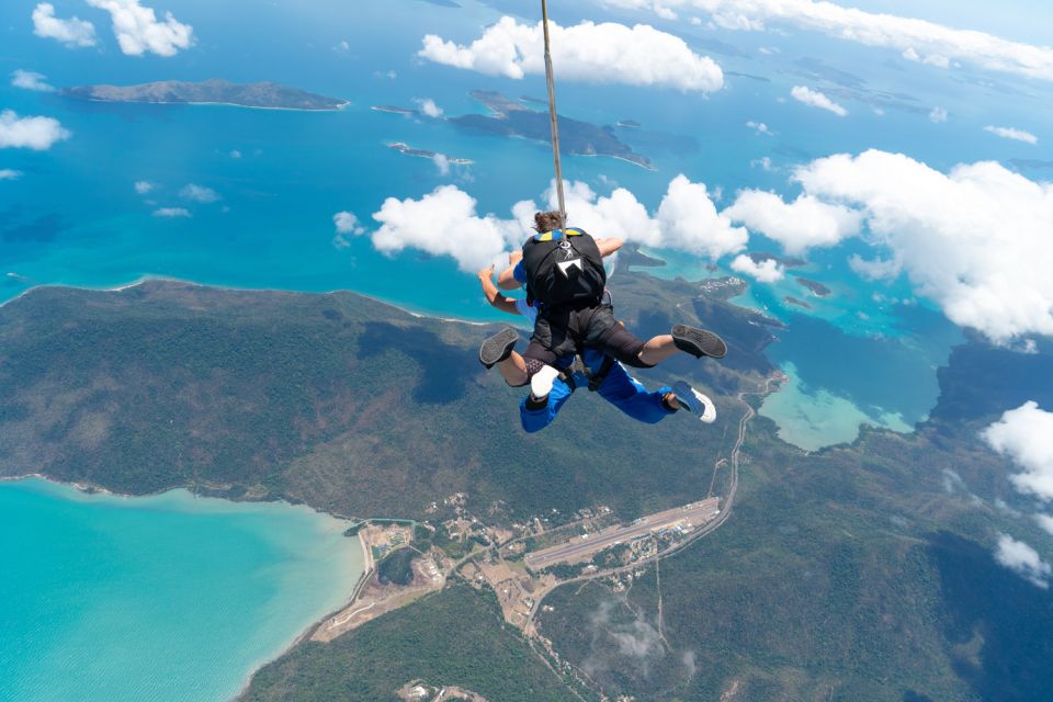 Airlie Beach: Whitsunday Islands Tandem Skydive - Booking Information