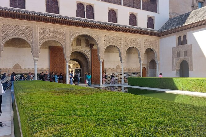 Alhambra Guided Tour, Nasrid Palaces and Generalife - Inclusions and Exclusions
