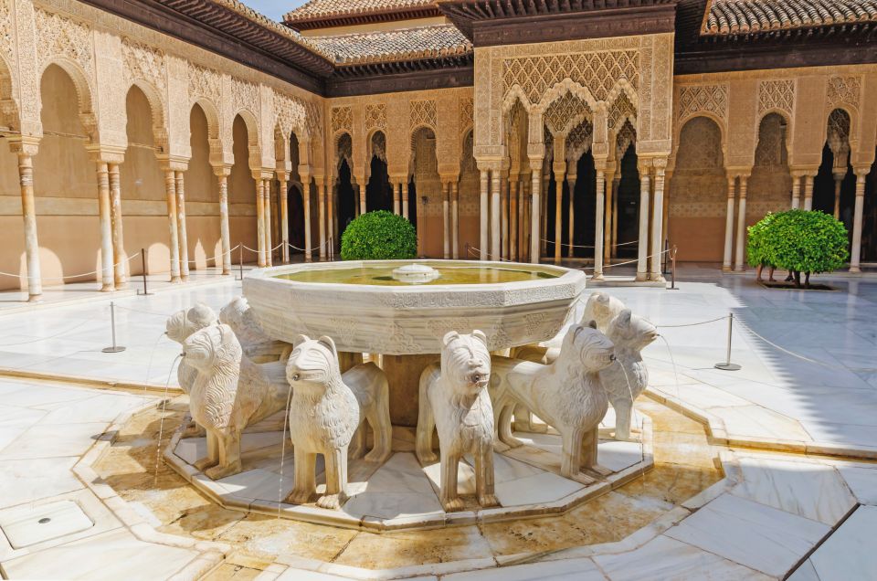 Alhambra & Nasrid Palace: Private Tour With Tickets - Location and Additional Services