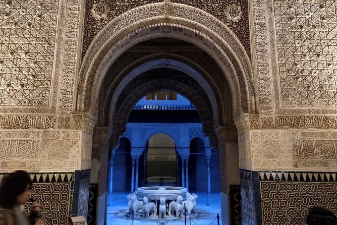 Alhambra: Night Visit to Nasrid Palaces - Common questions