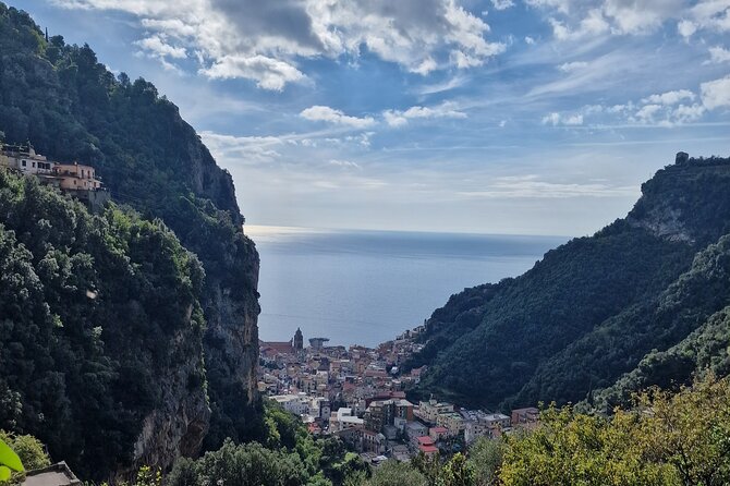 Amalfi to Pogerola Half-Day Private Hiking Tour - Accessibility and Group Size