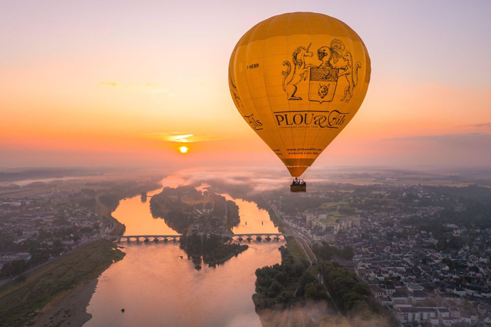 Amboise Hot Air Balloon VIP for 2 Over the Loire Valley - VIP Treatment