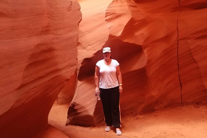 Antelope Canyon, Horseshoe Bend and Lake Powell Tour From Las Vegas - Lake Powell Exploration