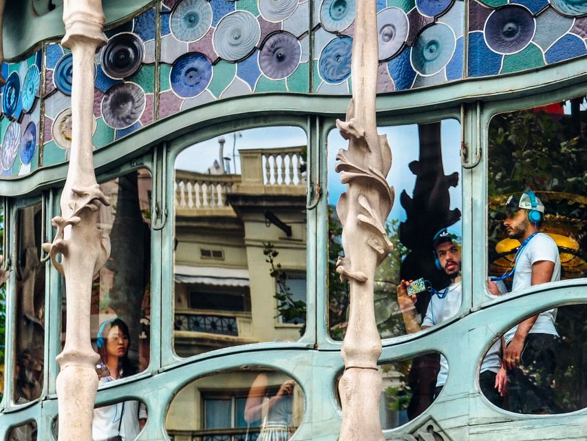 Barcelona Architecture Walking Tour With Casa Batlló Upgrade - Logistics and Reviews