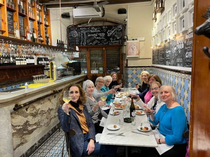 Barcelona: Evening Tapas Tour in the Gothic Quarter - Meeting Point Information