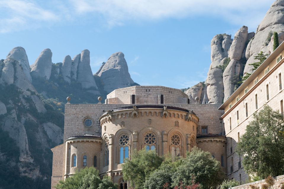 Barcelona: Montserrat & Sagrada Familia Guided Tour - Transportation & Service Ratings