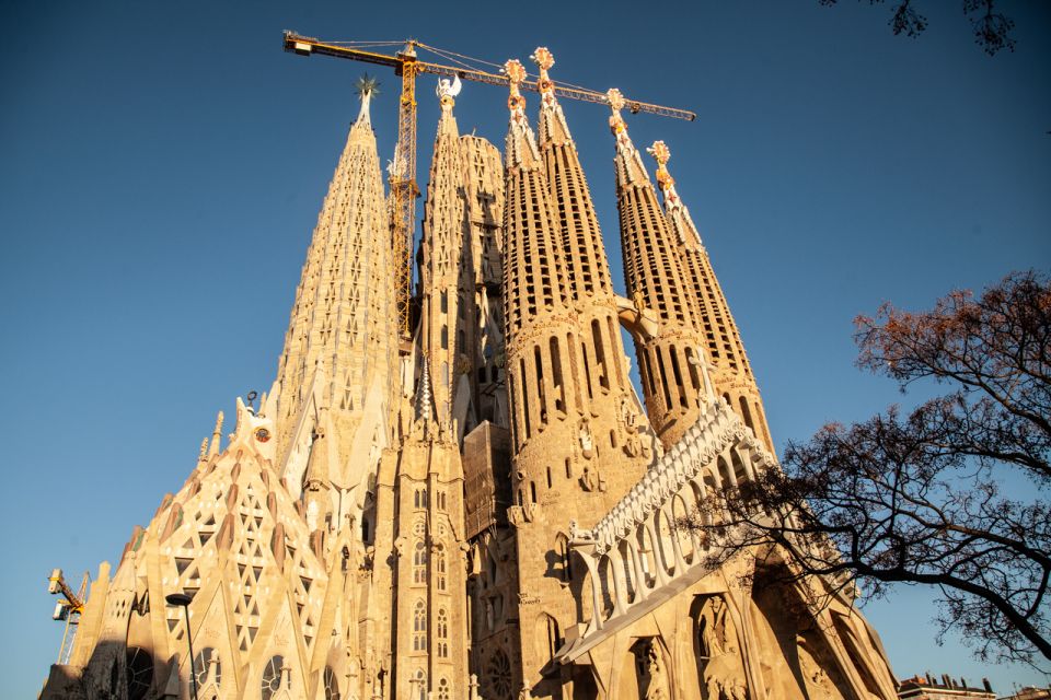 Barcelona: Sagrada Família Outdoor Walking Tour - Customer Reviews