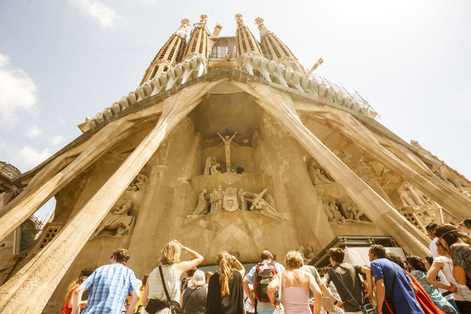 Barcelona: Sagrada Familia Tour With Optional Tower Access - Customer Reviews and Recommendations
