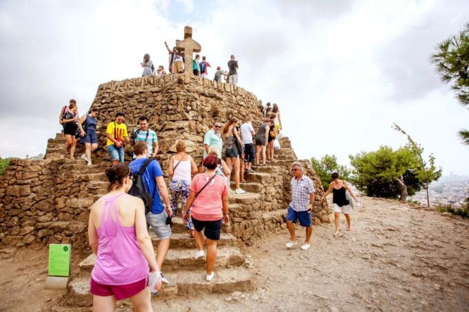 Barcelona: Skip-the-Line Park Güell Guided Walking Tour - Important Information