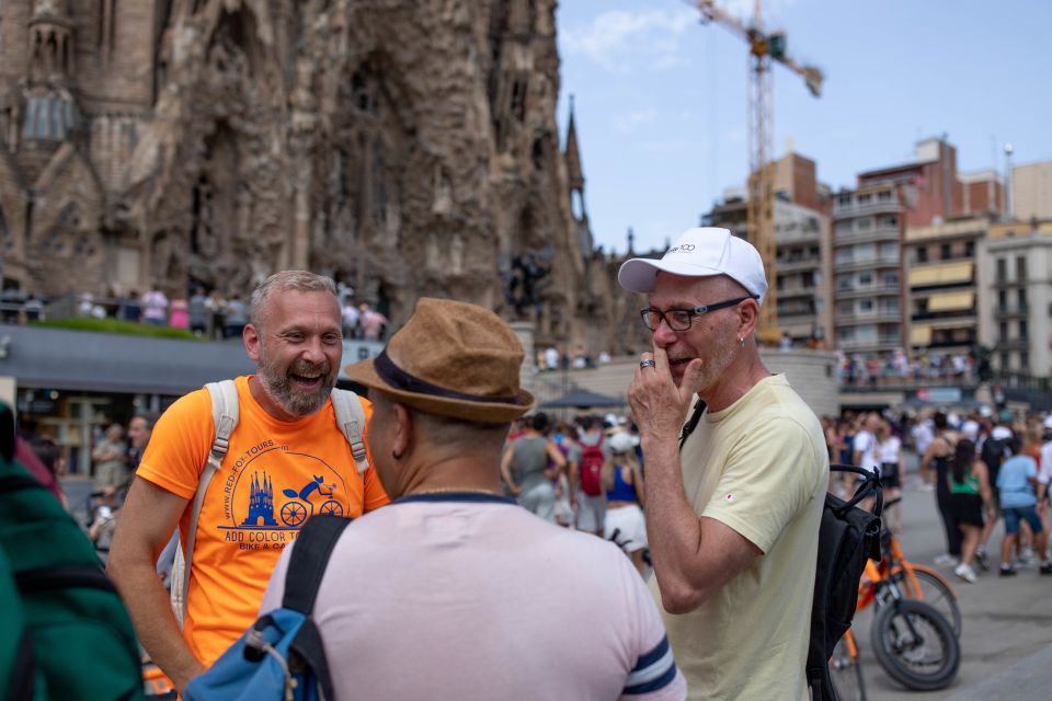 Barcelona Tour💕 With French Guide 25-тOp Sites, Bike/Ebike - Meeting Point Details