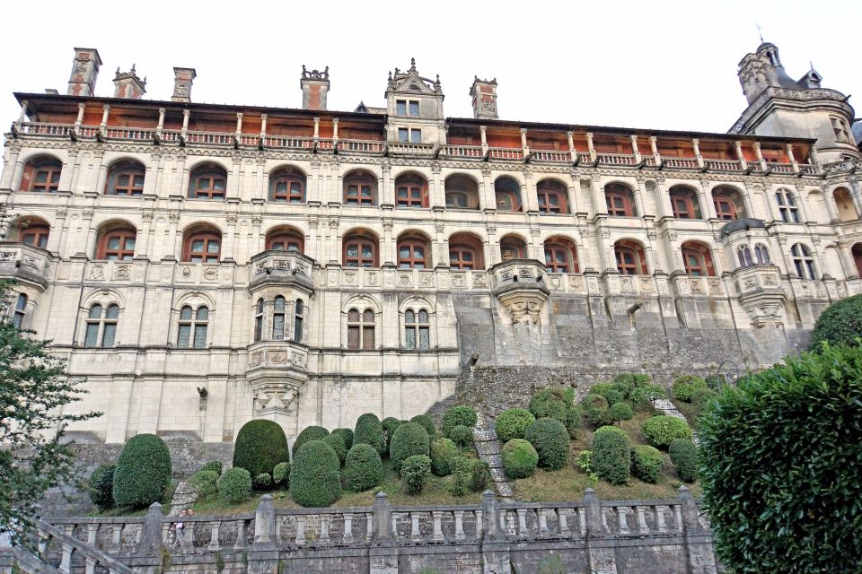 Blois: Private Tour of Blois Castle With Entry Tickets - Booking and Ticket Information