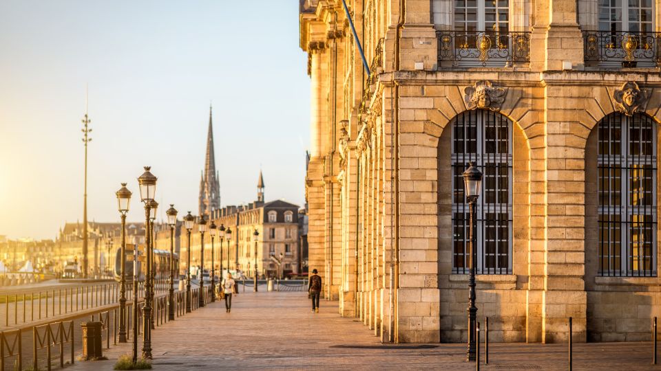 Bordeaux: First Discovery Walk and Reading Walking Tour - Customer Reviews