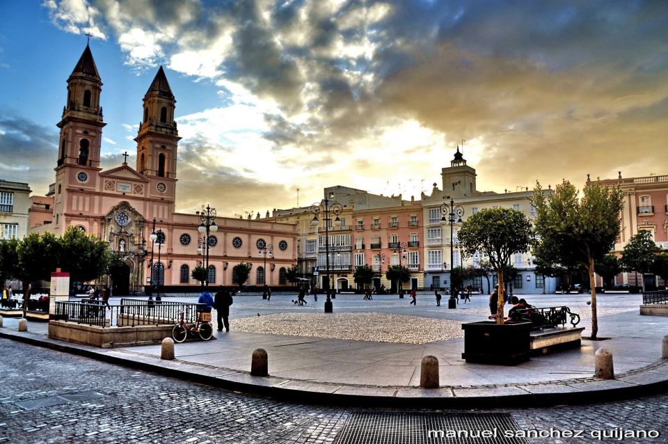 Cádiz: Private Guided Tour With Flexible Route - Activity Highlights