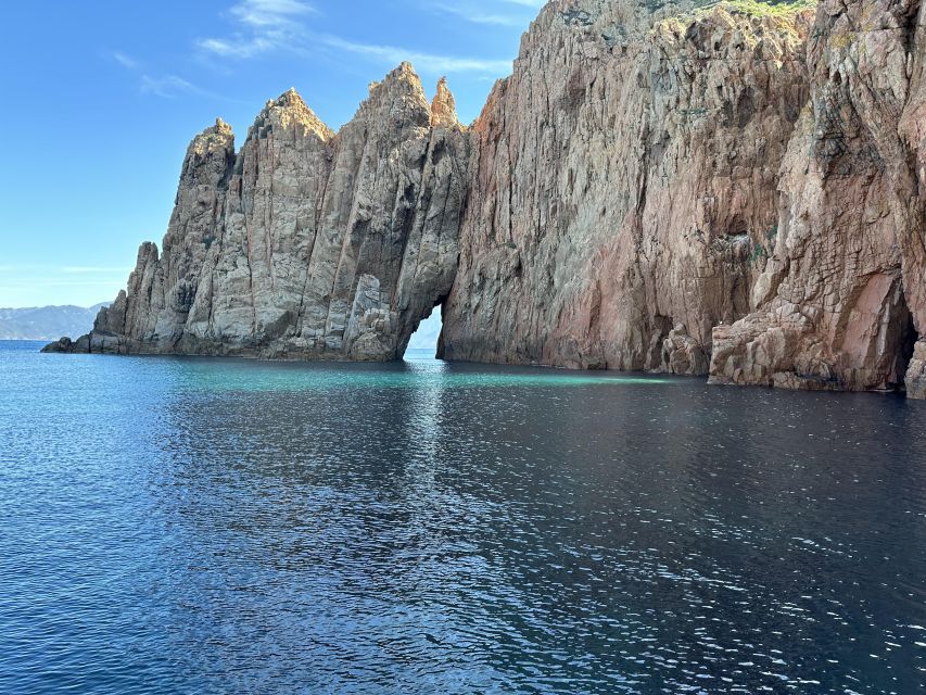 Cargèse: The Calanques of Piana - Meeting Point