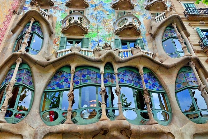 Casa BatlloSagrada FamiliaPark Guell Autoguided Tour - Common questions