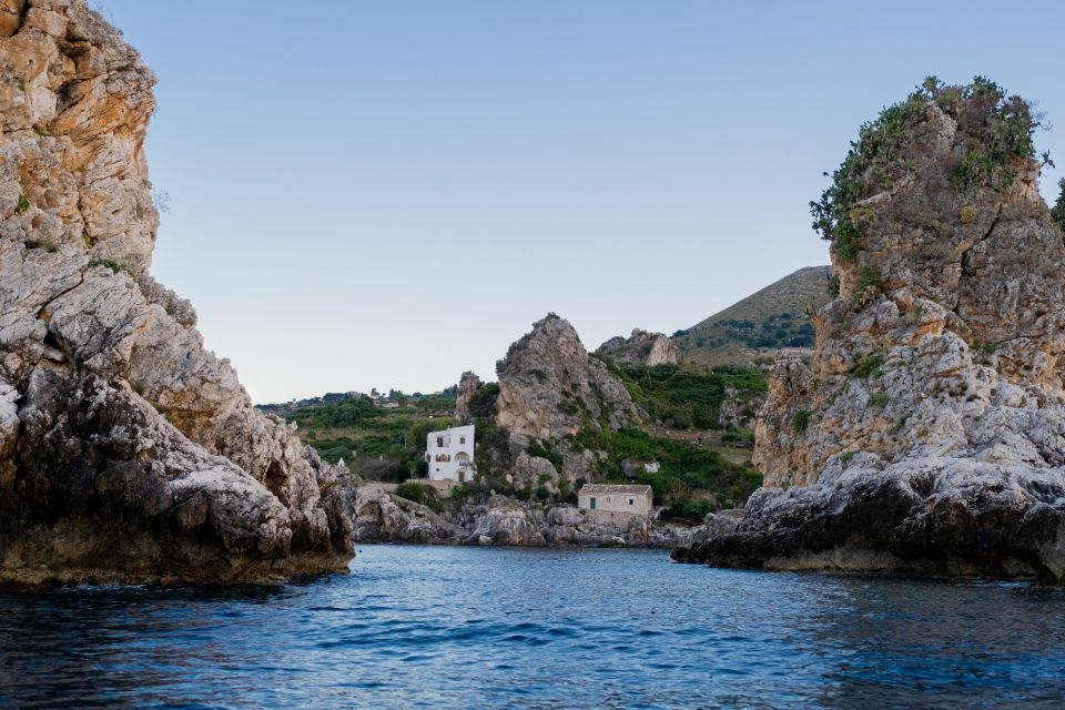 Castellammare Del Golfo: Private Dinghy Rental With License - Common questions