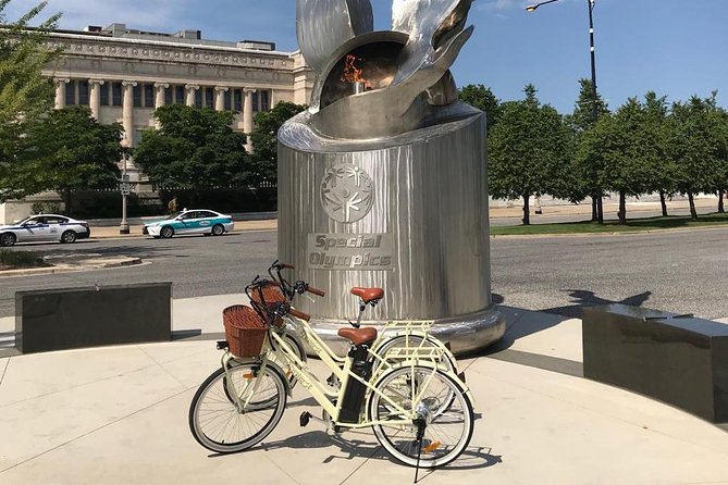 Chicago Lakefront Electric Bike Tour - Traveler Safety Measures