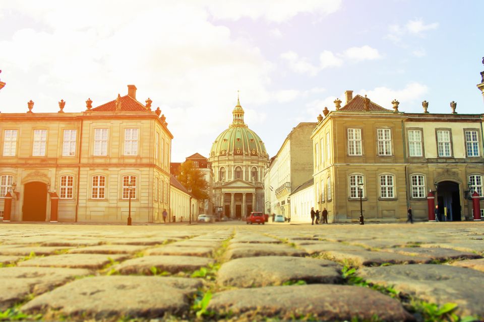 Copenhagen: 3-Hour City Tour With Rosenborg Castle Ticket - Castle History and Architecture