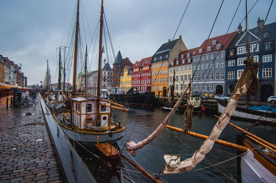 Copenhagen Highlights: 2.5 Hour Private Bicycle Tour - Inclusions and Amenities