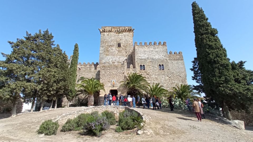 Córdoba: Ducal Castle Guided Walking Tour - Directions