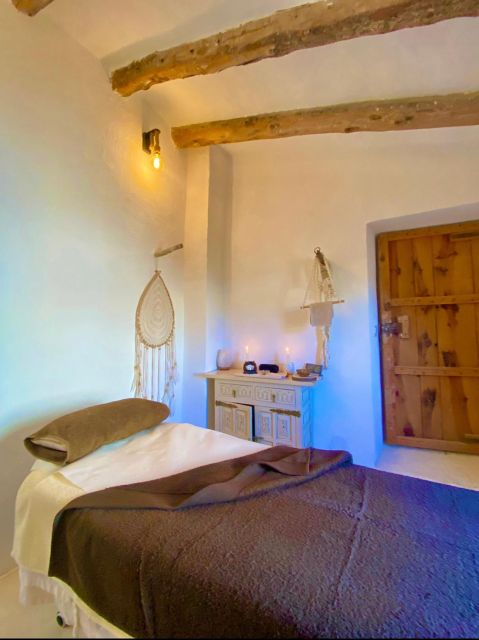 Couple Day Spa Package "Magic Dream" in Ses Salines - Instructor Information