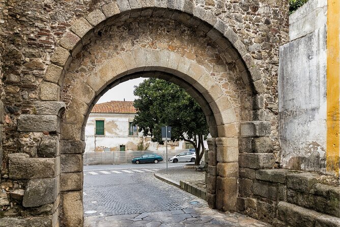 Évora Scavenger Hunt and Sights Self-Guided Tour - Tips for a Memorable Experience