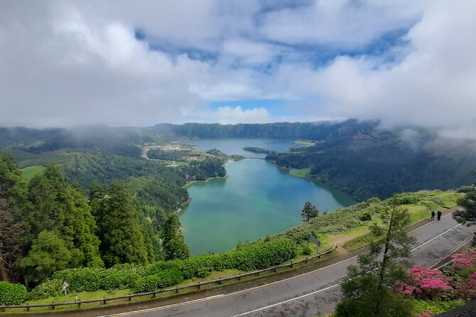 Explore the Sete Cidades Volcanic Crater - Wildlife and Nature