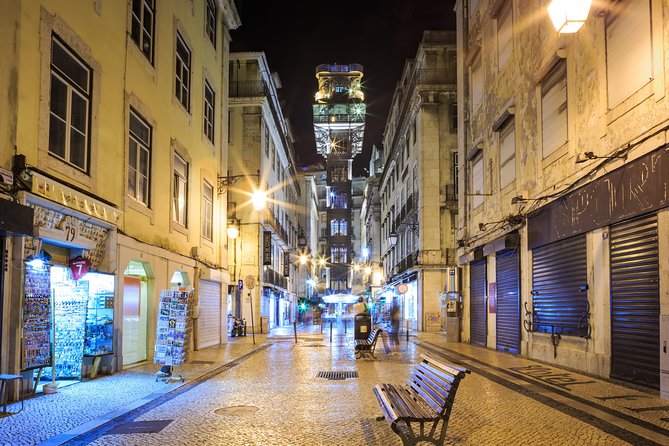 Fado Dinner Show Private Excursion in Lisbon - Venue Atmosphere and Setting