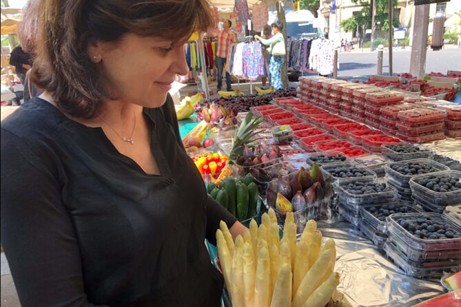 Food, Culture & History Tour of the Jewish Quarter in Paris - Local Traditions