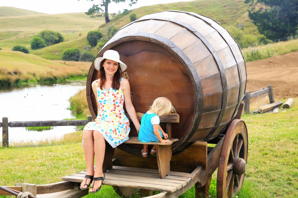 From Auckland: Hobbiton & Rotorua Tour With Lunch at Te Puia - Tour Inclusions