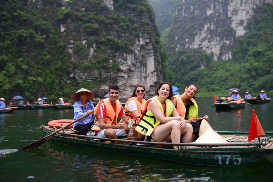 From Hanoi: Guided Full-Day Hoa Lu, Trang An & Mua Cave Tour - Live Tour Guide