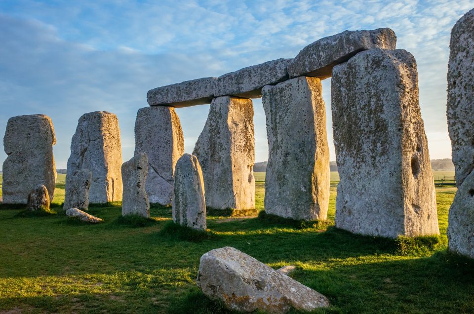 From London: Private Skip-the-Line Stonehenge Tour - Languages Available