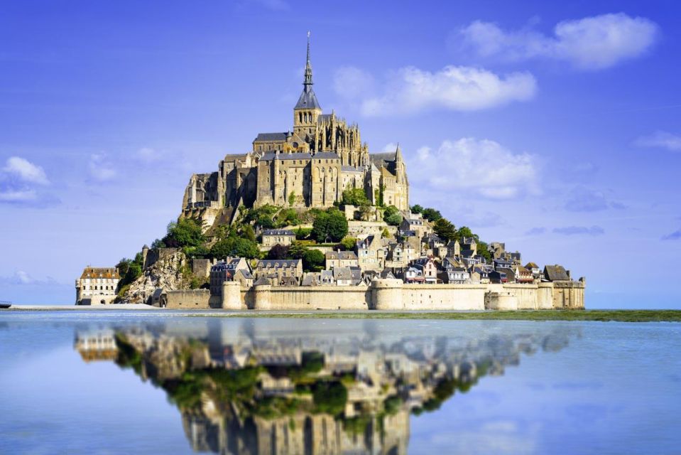 From Paris, Enchanting Mont St Michel Private Tour - Private Group Experience