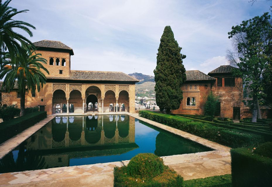 Granada: Alhambra, Alcazaba, and Nasrid Palaces Tour - Common questions