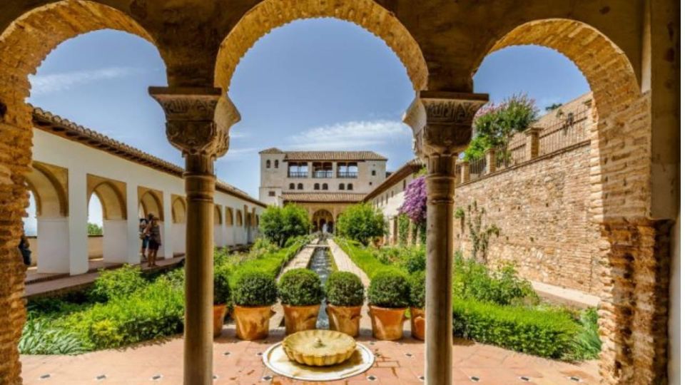 Granada: Alhambra and Nasrid Palaces Tour Without Tickets - Customer Reviews