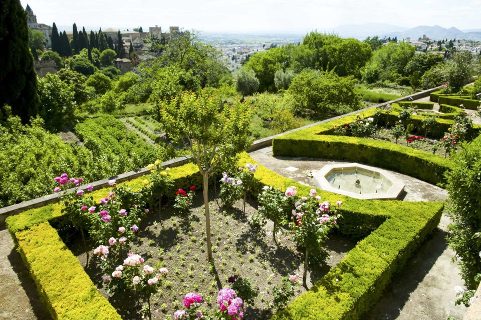 Granada: Alhambra, Nasrid Palaces, and Generalife Tour - Tour Highlights