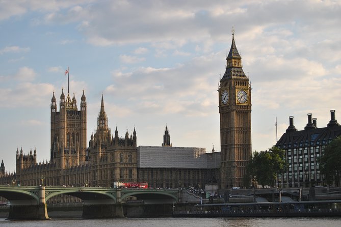 Group Walking Tour of London - Tour Guide Expertise