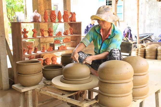 Half-day HOI AN BOAT TRIP TO CARPENTRY VILLAGE, POTTERY VILLAGE & LANTERN MAKING - Common questions