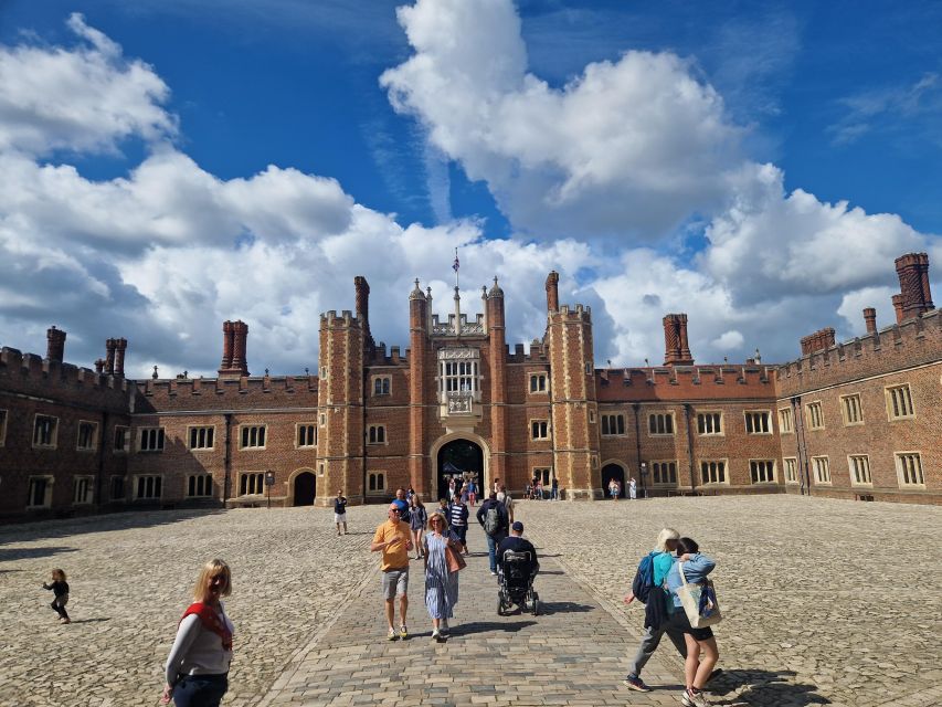 Hampton Court and Windsor Castle, a Right Royal Day Out. - Important Information