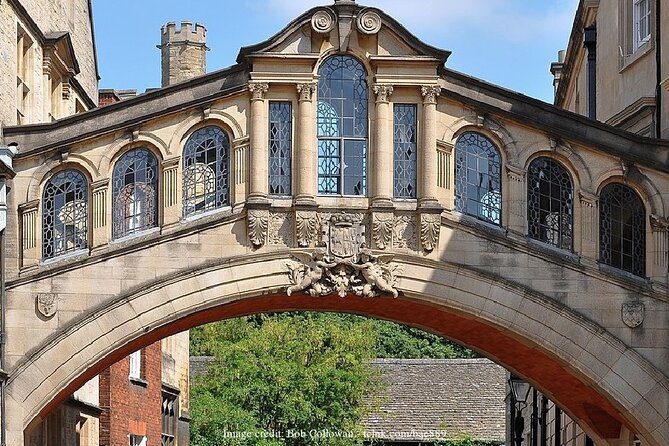 Highlights of Oxford Private Tour With College Visit & Drinks - Pricing and Value