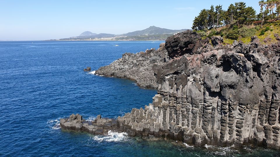 Jeju: Mt. Hallasan Hike and UNESCO Sites Day Tour - Booking Options and Payment