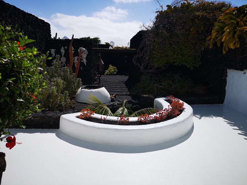 Lanzarote: César Manrique Foundation and Teguise Market - Review of the Tour Experience