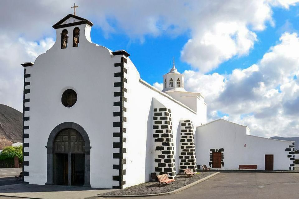 Lanzarote: Volcanoes & Caves Guided Day Trip With Transfers - Activity Details