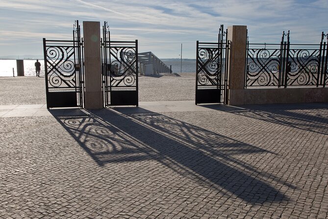 Lisbon From the 1755 Tsunami to the Age of Tourism - Private Walking Tour - Lisbons History Highlights