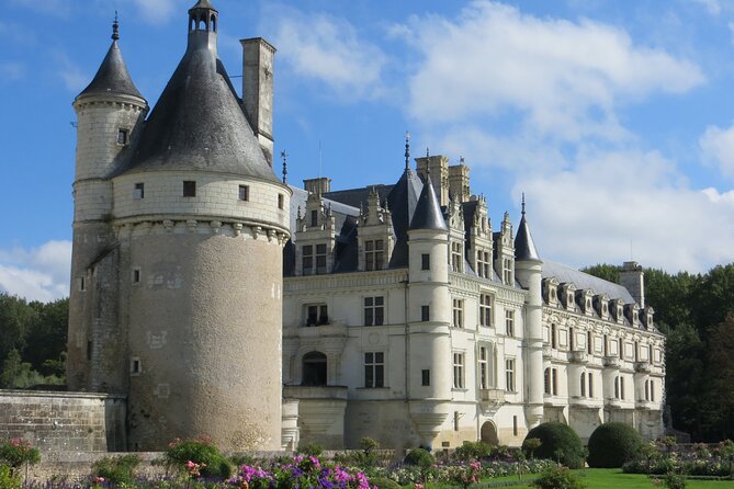 Loire Valley Castles Guided Tour With Transportation From Paris - Customer Reviews