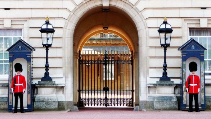 London: Private Royal Tour With Changing of the Guard - Last Words