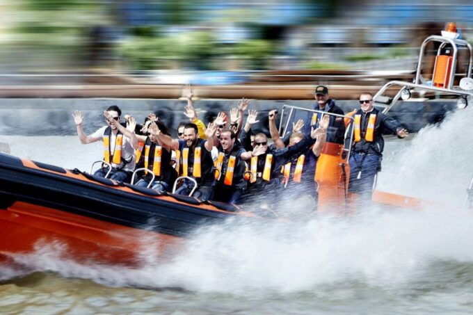 London: Private Speedboat Hire Through the Heart of the City - Highlights