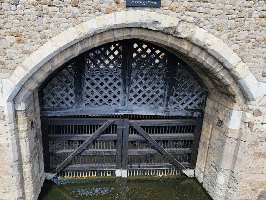 London: Tower of London Tour With Crown Jewels & Beefeaters - Directions